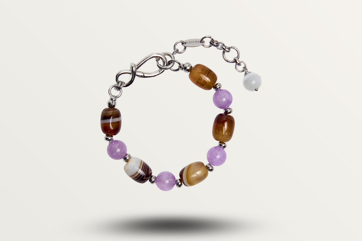 The Violet Chocolate, fastened in a single loop